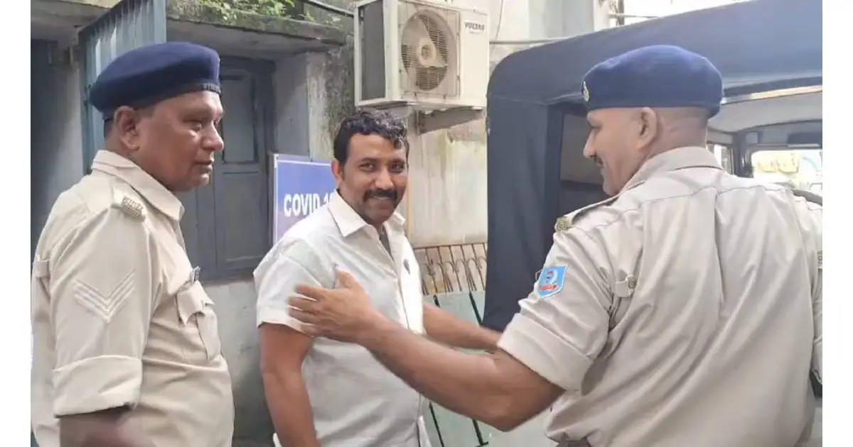 क्या कदमा पुलिस बन गई है कानून से ऊपर? लगातार दूसरे दिन Munna Singh को राहत, गिरफ्तारी पर पुलिस को कोर्ट ने लगाई कड़ी फटकार, पूछा – क्या यही है Rule of Law? पढ़ें पूरा मामला...