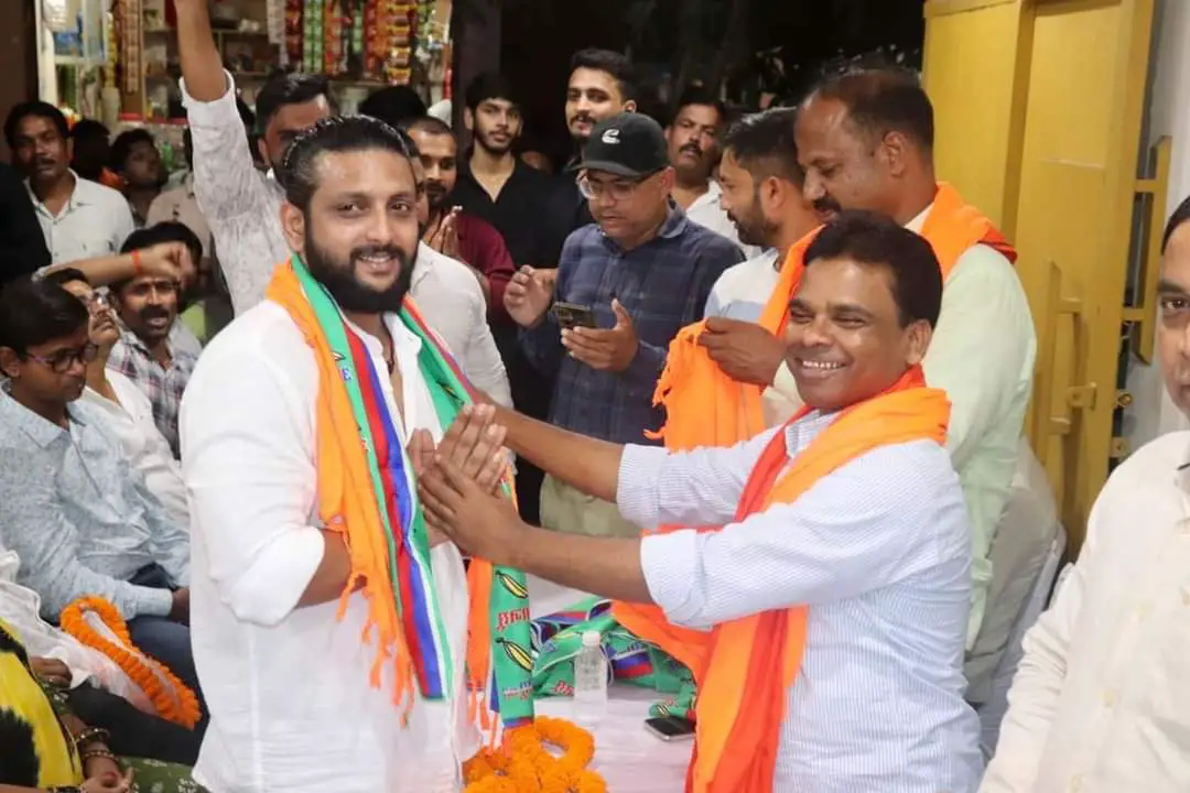 गोविन्दपुर में सैकड़ों युवाओं ने ली AJSU की सदस्यता, NDA को जिताने का लिया संकल्प, रामचंद्र सहिस ने किया अभिनंदन