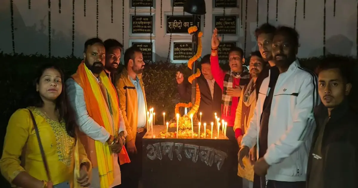 26/11 हमले में शहीदों को याद कर सनातन उत्सव समिति ने दी श्रद्धांजलि, पाठ्यक्रम में शामिल करने की मांग